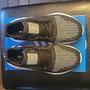 Women's adidas SWIFT RUN W size 6
